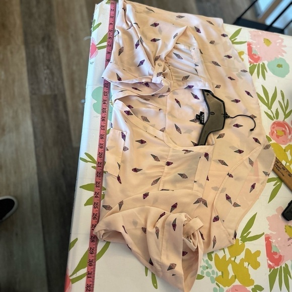 Torrid Harper Georgette Blouse Sz 3 Top Ice Cream 3/4 Roll Tab Sleeve Pink - Picture 10 of 10